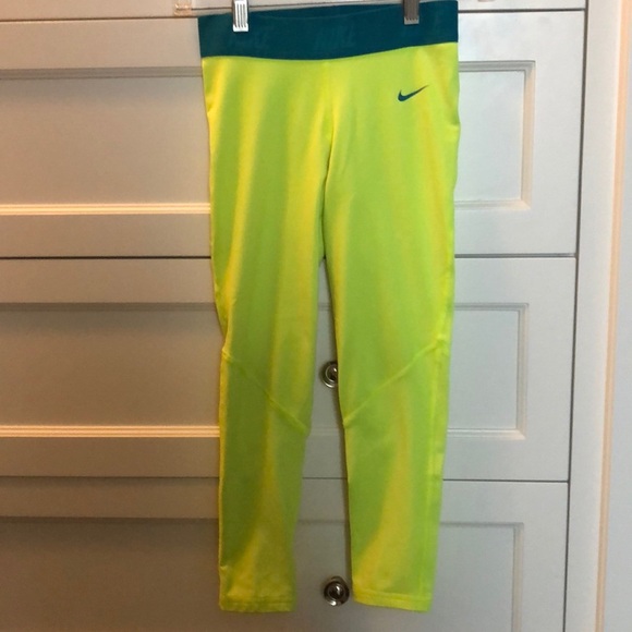 Nike Girls’ Nike Pro Dri-Fit Leggings - Picture 1 of 5